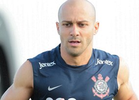 Capitão do Corinthians admite decepção com a campanha