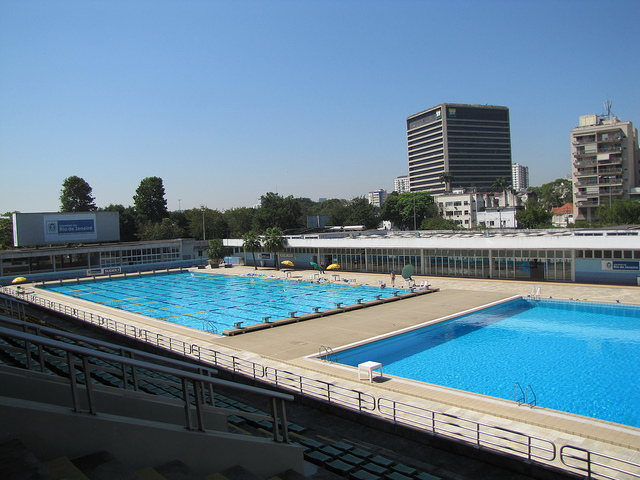À espera de reformas, Júlio Delamare é reaberto no Rio