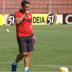 Paulistão: Paulista acerta com técnico conhecido da torcida e meia experiente