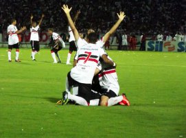 Série C: Árbitro relata invasão em súmula e pode complicar o Santa Cruz