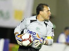 Ídolo pode deixar o Goiás e fechar com outro clube goiano