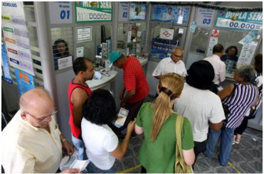 Loterias: Mega-Sena superlota lotéricas com prêmio de 75 milhões