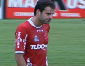 Série C: Sem receber desde março, zagueiro nega ‘corpo mole’ no Vila Nova