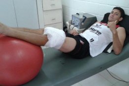 Atacante do Joinville lesiona o joelho e está fora da Série B