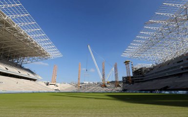 Clima deixa Corinthians alerta com gramado do Itaquerão