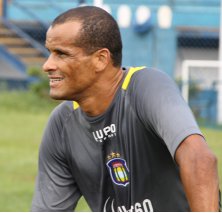 Aos 41 anos, pentacampeão mundial rescinde com São Caetano