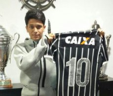 De olho no futuro, Corinthians repatria meia do Manchester City