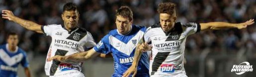 Craque do Vélez lamenta eliminação dentro de casa: “Dói”