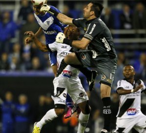 Autor de golaço, Fernando Bob, da Ponte, “apanha” nos vestiários
