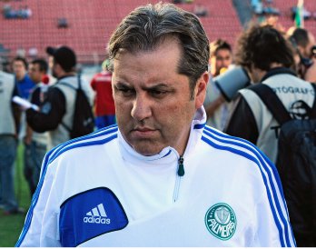 Série B: Kleina se irrita ao falar sobre seu futuro no Palmeiras