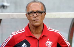 Dirigente do Flamengo garante treinador para a próxima temporada