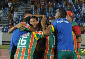 Série C: Atacante sente lesão e deixa treino do Sampaio Corrêa