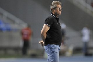 Treinador diz que adversidades motivam o Botafogo