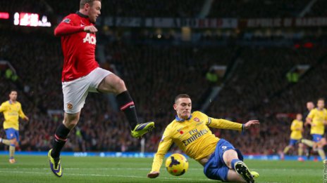 INGLÊS: Van Persie marca e Manchester bate Arsenal