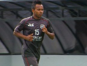 Meia da Ponte Preta foge de polêmica e admite cansaço contra o Vitória