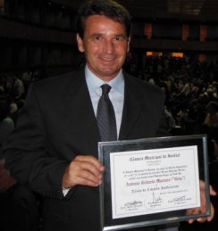 Técnico do Paulista recebe o título de cidadão jundiaiense