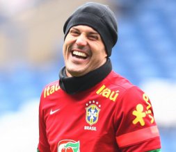 Titular da Seleção diz que pretende trocar de time em janeiro