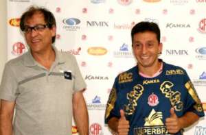 Paulistão: Herói de 2013 é apresentado no Penapolense