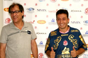 Paulistão: Herói de 2013 é apresentado no Penapolense