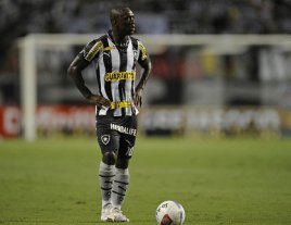 Após protesto, “camisa 10” do Botafogo pede apoio dos torcedores