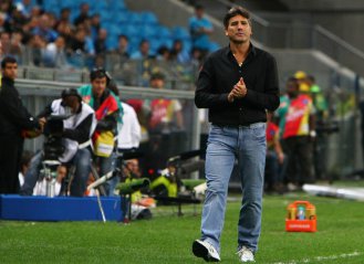 Renato Gaúcho faz mistério e fecha treino na Arena Grêmio