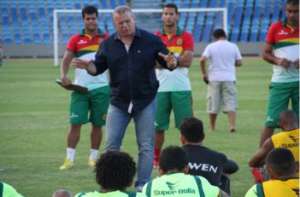 Série C: Presidente paga o prêmio do acesso aos jogadores do Sampaio Corrêa