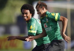 Amistosos: Na Seleção, Willian diz estar pronto para ser titular