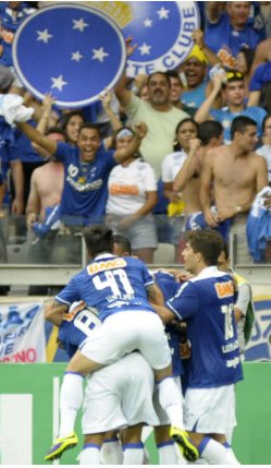 Reformulado com refugos, Cruzeiro sobra na conquista do Brasileirão 3 0002048129141 img