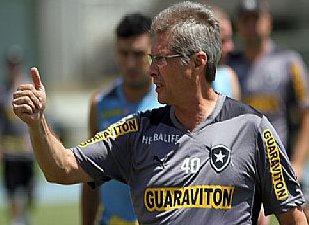 Técnico rebate torcedores do Botafogo: ‘Gritem o que quiser’