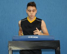 Promessa do Azulão aproveita o período de férias para manter o preparo físico