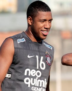 Inter de Milão tenta a contratação de ex-volante do Corinthians