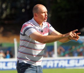 Série B: Técnico da Chape diz que quer comemorar e depois pensa em futuro