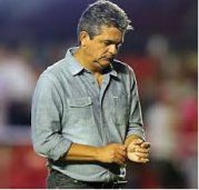 Técnico do Vitória desmente sobre interesse do Santos