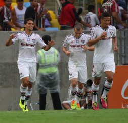 Fluminense 2 x 1 São Paulo - Na raça, Flu respira aliviado... 3 0002048130226 img
