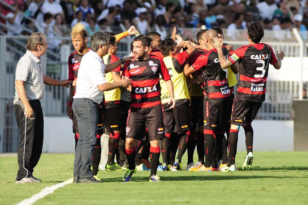 Vitória 2 x 0 Santos – Leão vence e encosta no pelotão de cima