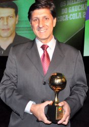 Paulo Porto vibra com dois títulos em sequência e vaga na Série D