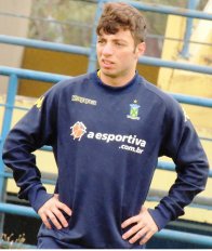 Paulista A2: Meia-atacante do Santo André não vê a concorrência por um lugar no time