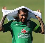 Amistosos: Daniel Alves será novamente poupado contra o Chile