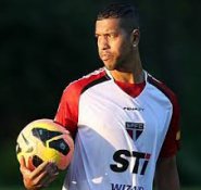 Zagueiro do São Paulo minimiza veto ao Moisés Lucarelli
