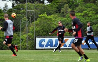 Copa do Brasil: Atlético-PR entra em campo de olho no 2º jogo da final