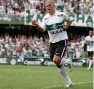 Palmeiras procura substituto imediato para Valdívia e ídolo é favorito