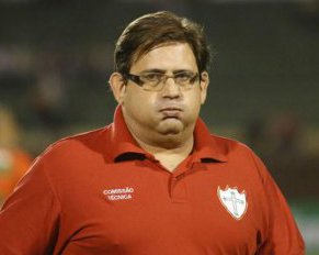 Guto Ferreira ignora matemática e quer vitória da Lusa sobre concorrente