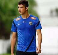 Zagueiro faz balanço positivo do ano no Santos