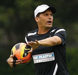 Presidente do Santos fala sobre a saída de Claudinei Oliveira