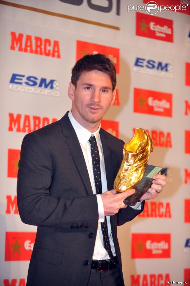 Lesionado, Messi recebe Chuteira de Ouro europeia