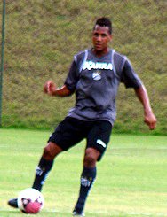 Série B: Volante sente lesão no joelho e também não joga contra o Paysandu