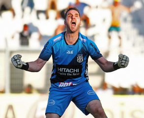 Nem tudo são flores! Goleiro sofre lesão e preocupa Ponte Preta