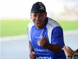 Série C: Santa Cruz tem tradição fora do campo e massagista irreverente