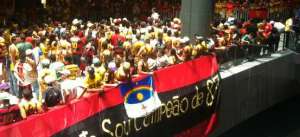 Série B: Rumo à elite! Torcida lota o aeropoto no embarque do Sport. Confira!