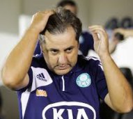 Série B: Técnico analisa oferta do Palmeiras e decisão deve sair nesta sexta